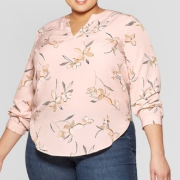Ava & Viv Tops - 🌸Ava & Viv PLUS Pink Floral Print Crew Neck